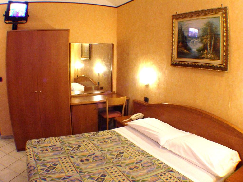 Hotel Isolabella Bussoleno Eksteriør billede